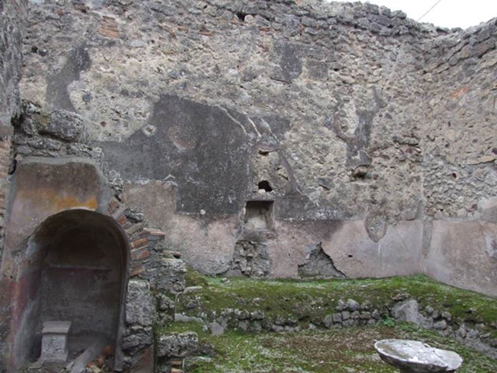 IX.3.20. Bakery. December 2007. Room 8. Garden area. West wall.