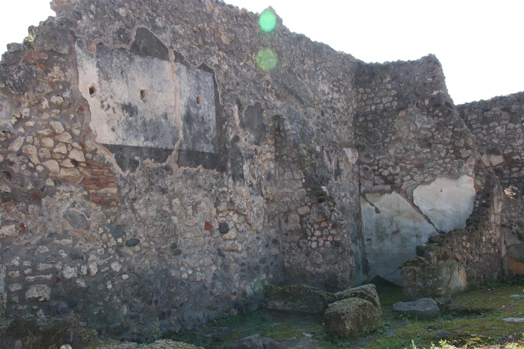 IX.3.21 Pompeii. October 2022. Looking along south wall towards south-west corner. Photo courtesy of Klaus Heese.