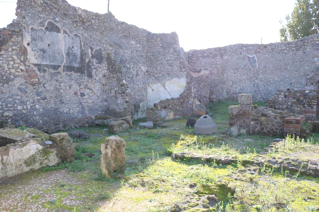 IX.3.21 Pompeii. December 2018.
Looking south-west along south wall, towards west rear wall, on right. Photo courtesy of Aude Durand.