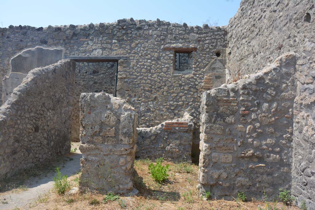 IX.3.23 Pompeii. July 2017. Looking north to doorway to room d, in north-east corner of yard c.
Foto Annette Haug, ERC Grant 681269 DÉCOR.

