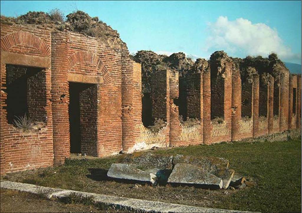 IX.4.18 Pompeii. June 2008. North end of east side of baths.