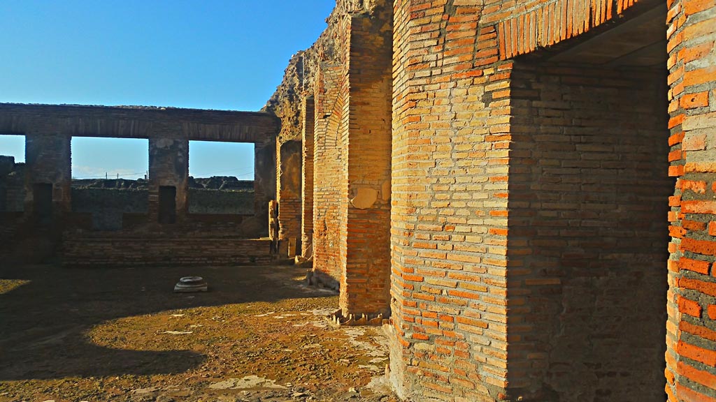 IX.4.18 Pompeii. December 2019. Caldarium “s”, looking west along north wall. Photo courtesy of Giuseppe Ciaramella.