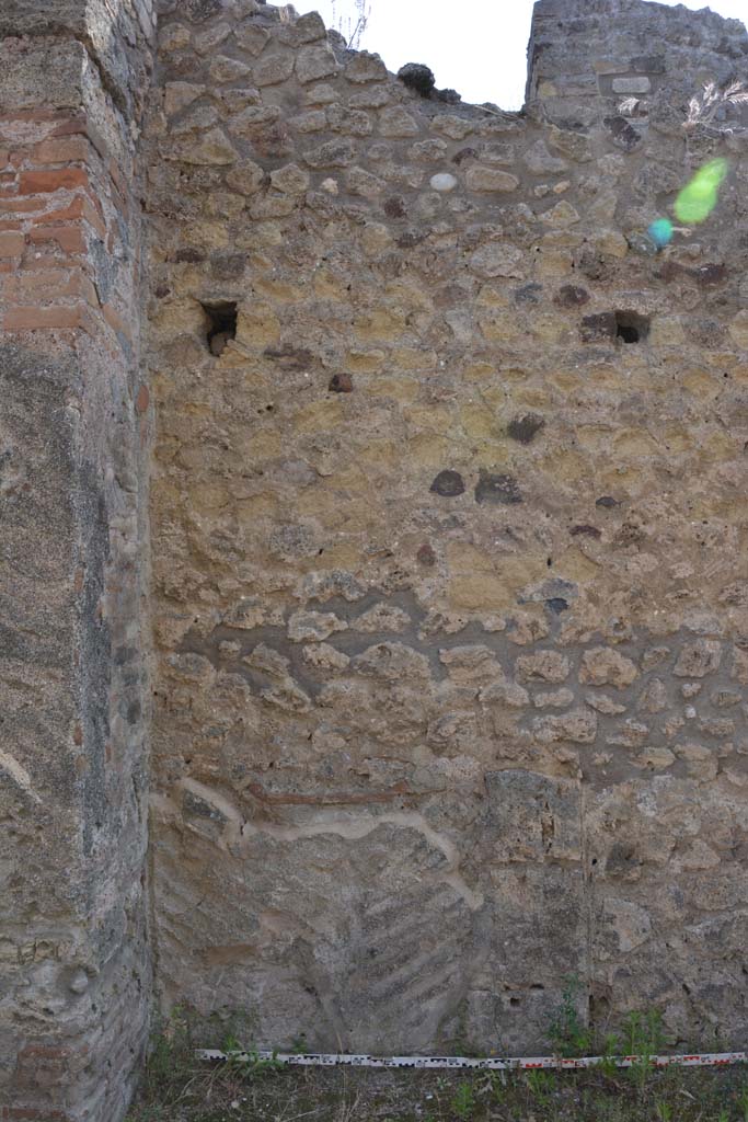 IX.5.2 Pompeii. May 2017. Room ‘L’, detail of west wall at south end.
Foto Christian Beck, ERC Grant 681269 DÉCOR.