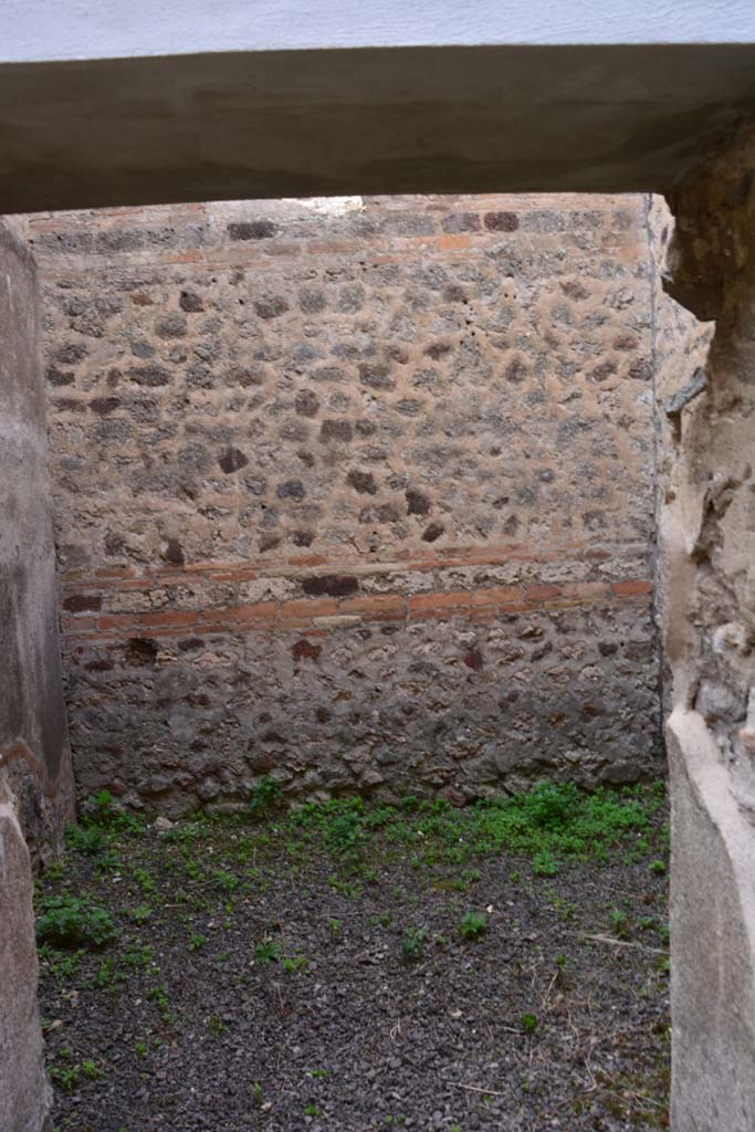 IX.5.2 Pompeii. March 2017. Room ‘o’, looking west through doorway.
Foto Christian Beck, ERC Grant 681269 DÉCOR.