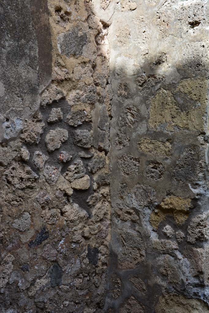 IX.5.2 Pompeii. March 2017. Room (q), detail from north-east corner.
Foto Christian Beck, ERC Grant 681269 DÉCOR.