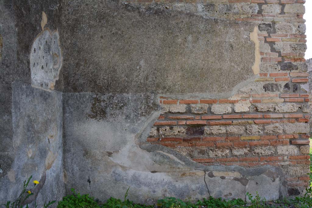 IX.5.2 Pompeii. March 2017. Room ‘e’, lower south-east corner and south wall.
Foto Christian Beck, ERC Grant 681269 DÉCOR.