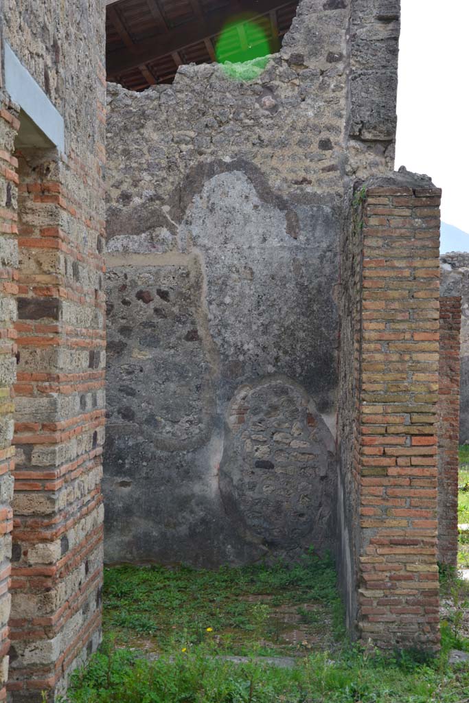 IX.5.2 Pompeii. March 2017. Doorway to room ‘i’, in south-east corner of atrium ‘b’.
Foto Christian Beck, ERC Grant 681269 DÉCOR.