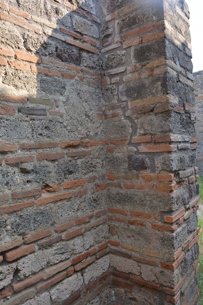 IX.5.2 Pompeii. May 2017. Room ‘d’, south-west corner.
Foto Christian Beck, ERC Grant 681269 DÉCOR.