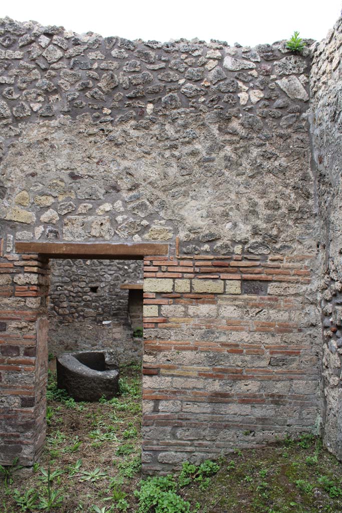 IX.5.4 Pompeii. March 2019. Room c, south wall in south-west corner.
Foto Christian Beck, ERC Grant 681269 DÉCOR.