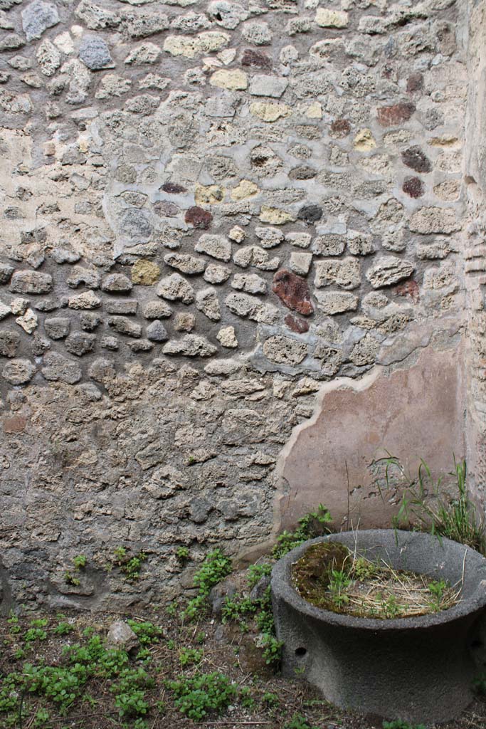 IX.5.4 Pompeii. March 2019. Room d, west wall at north end.
Foto Christian Beck, ERC Grant 681269 DÉCOR.