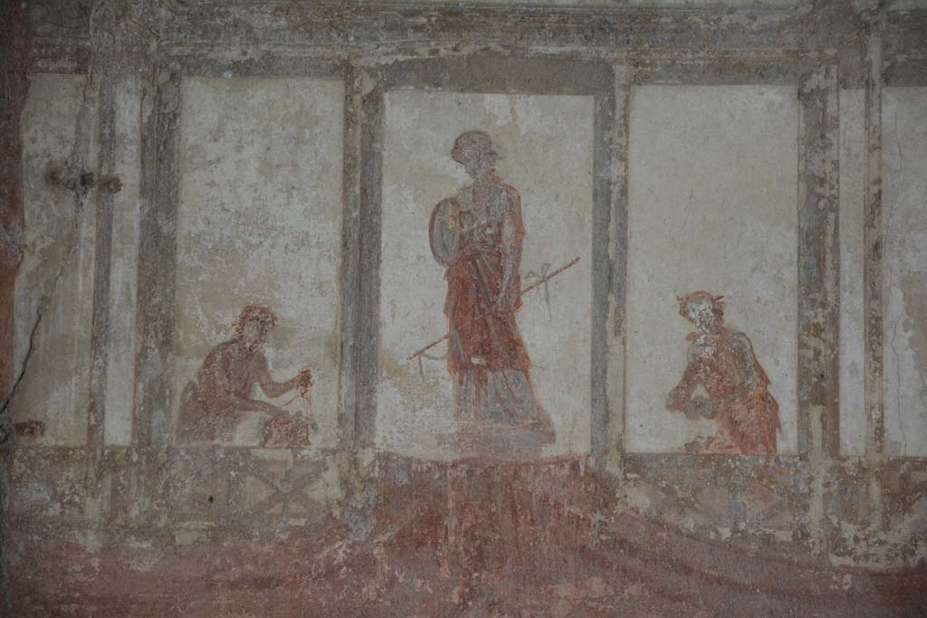 IX.5.6 Pompeii. May 2017. Room i, upper centre of west wall, painted figures.
Foto Christian Beck, ERC Grant 681269 DÉCOR.