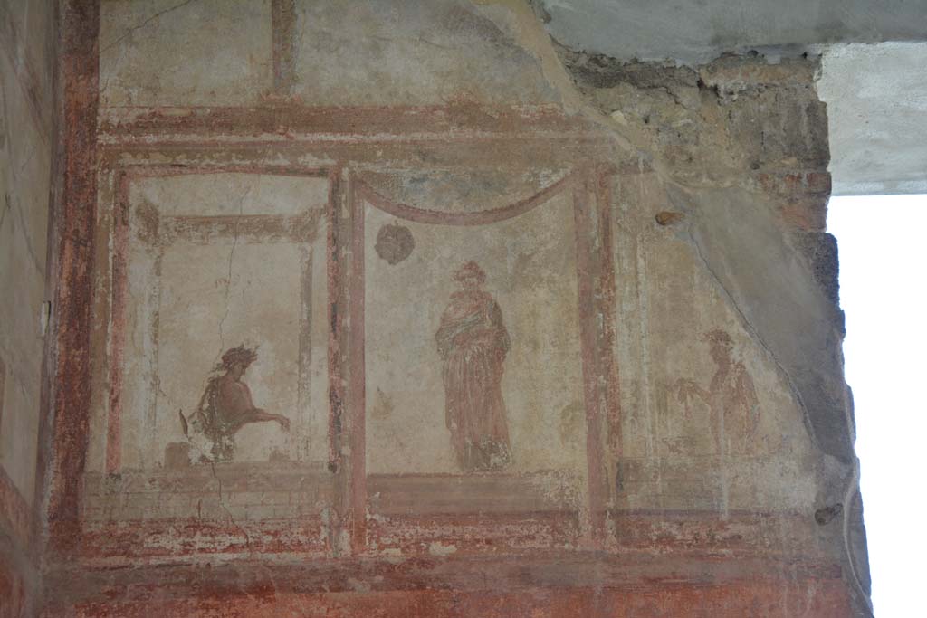 IX.5.6 Pompeii. May 2017. Room i, detail of figures on upper north wall in north-west corner
Foto Christian Beck, ERC Grant 681269 DÉCOR.