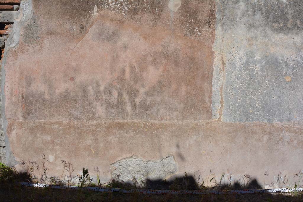 IX.5.6 Pompeii. May 2017.
Room n, east side, detail of wall on south side of doorway to room o, with doorway to room p, on right.
Foto Christian Beck, ERC Grant 681269 DÉCOR.