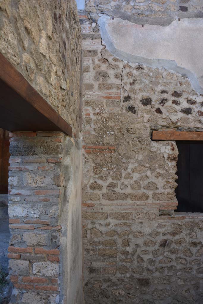 IX.5.6 Pompeii. May 2017. Room o, north wall in north-west corner.
Foto Christian Beck, ERC Grant 681269 DÉCOR.