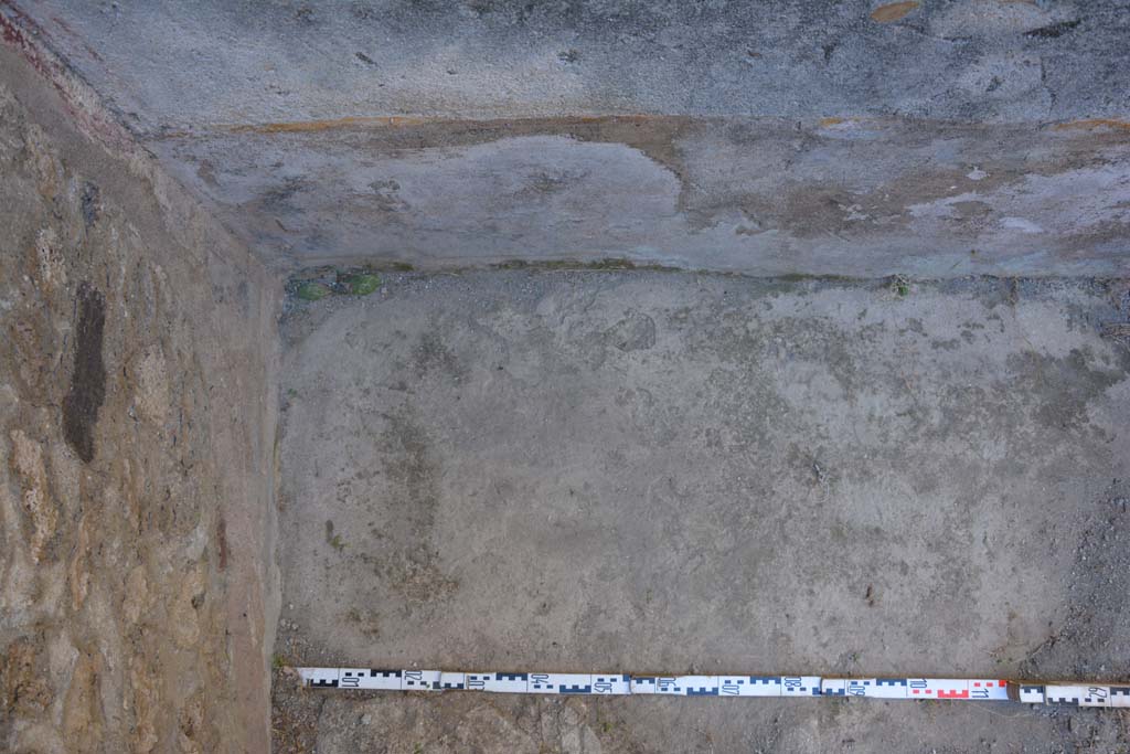 IX.5.6 Pompeii. May 2017. Room o, flooring in north-east corner, looking east.
Foto Christian Beck, ERC Grant 681269 DÉCOR.