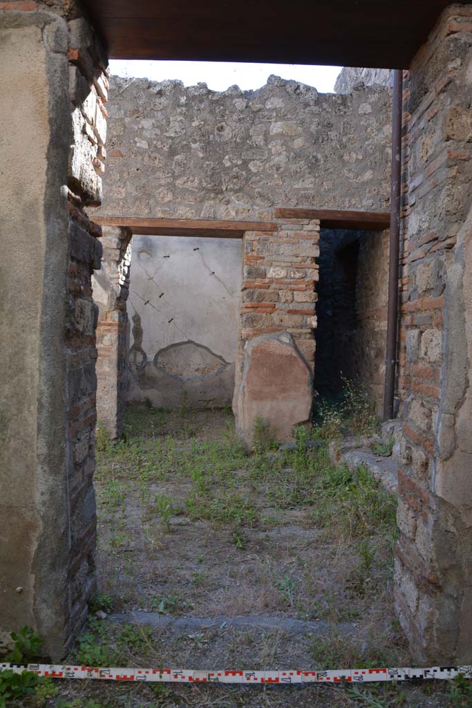 IX.5.6 Pompeii. May 2017. Room o, looking west through doorway into room n.
Foto Christian Beck, ERC Grant 681269 DÉCOR.