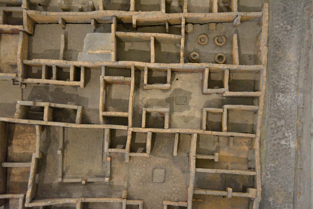IX.5.6 Pompeii, across centre. July 2017. Rooms on north end around atrium, with entrance onto Via di Nola
From cork model in Naples Archaeological Museum.
Foto Annette Haug, ERC Grant 681269 DÉCOR