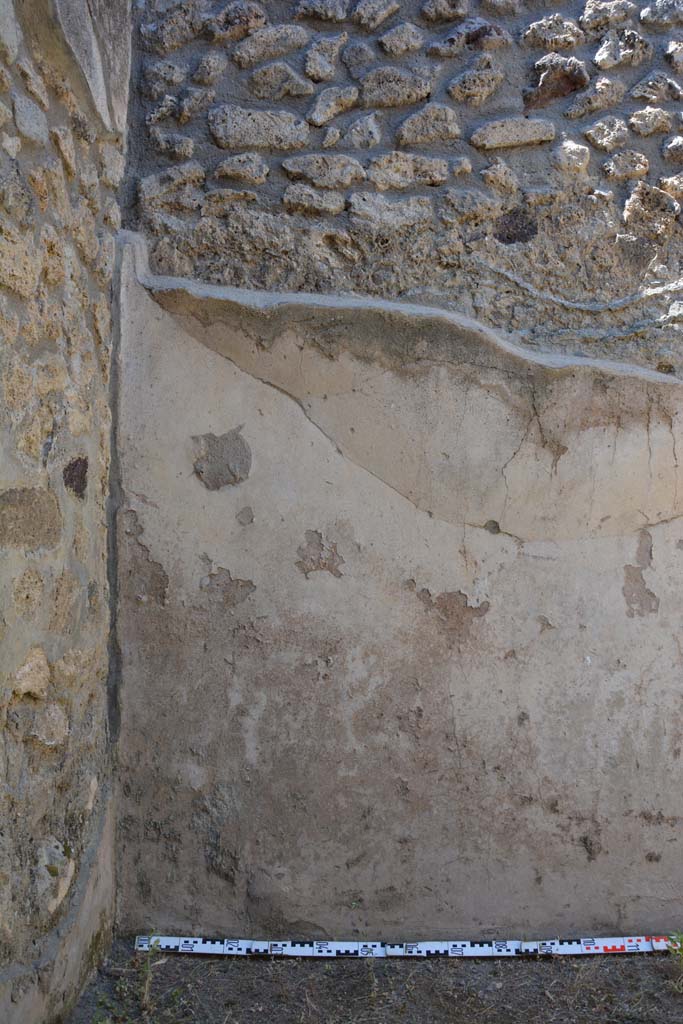 IX.5.6 Pompeii. May 2017. Room b, north wall in north-west corner.
Foto Christian Beck, ERC Grant 681269 DÉCOR.