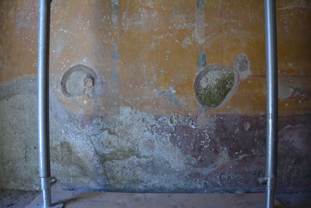 IX.5.6 Pompeii. May 2017. Room h, lower south wall.
Foto Christian Beck, ERC Grant 681269 DÉCOR.