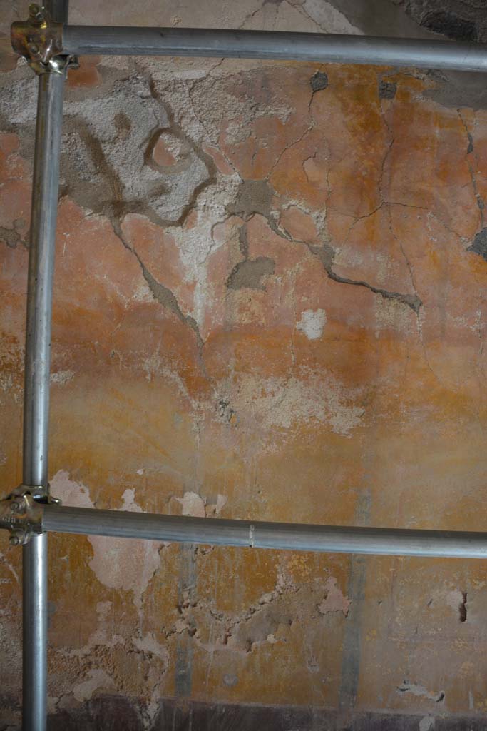 IX.5.6 Pompeii. May 2017. Room h, centre of north wall.
Foto Christian Beck, ERC Grant 681269 DÉCOR.
According to Sogliano -On the north wall was a painting of Silenus and a Bacchante.
See Sogliano, A., 1879. Le pitture murali campane scoverte negli anni 1867-79. Napoli: Giannini. (p.42, no.180).