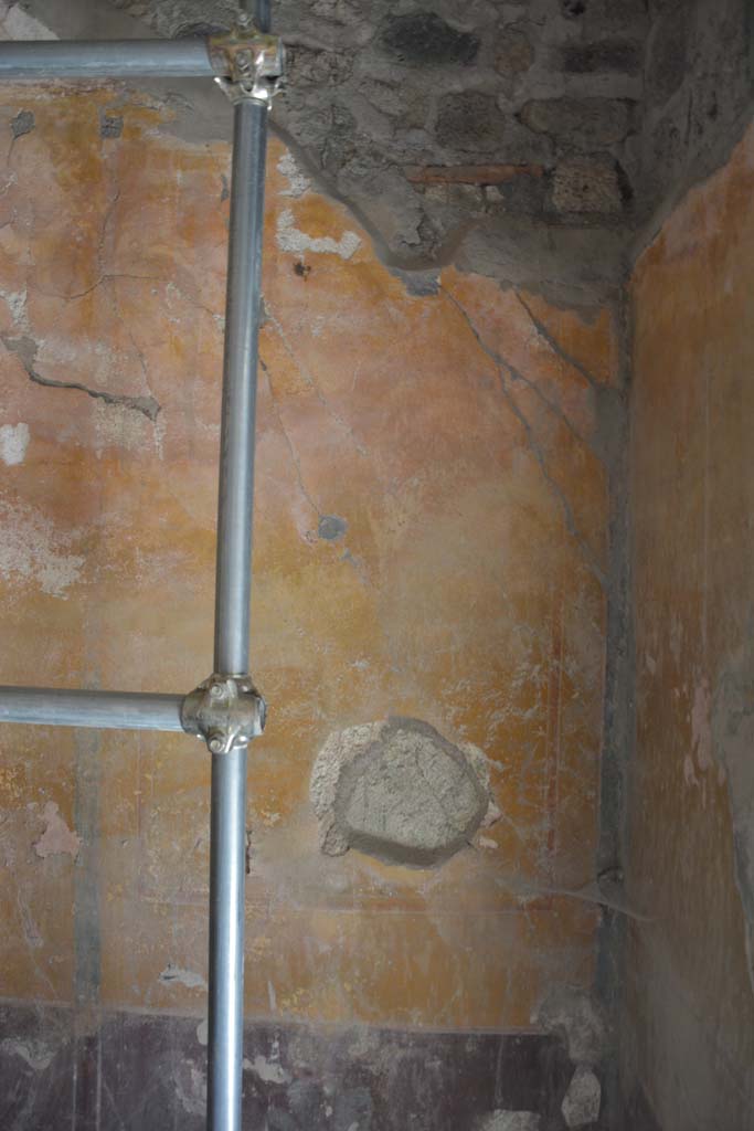 IX.5.6 Pompeii. May 2017. Room h, north wall at east end.
Foto Christian Beck, ERC Grant 681269 DÉCOR.