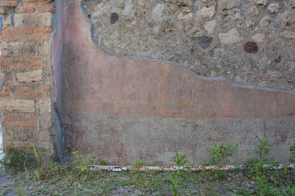 IX.5.6 Pompeii. May 2017. Room f, zoccolo on west wall in south-west corner.
Foto Christian Beck, ERC Grant 681269 DCOR.
