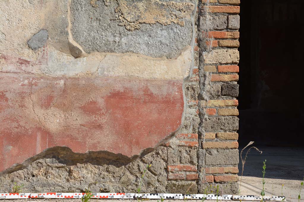 IX.5.6 Pompeii. May 2017. East ala e, continuation of zoccolo on south wall at west end.
Foto Christian Beck, ERC Grant 681269 DÉCOR.