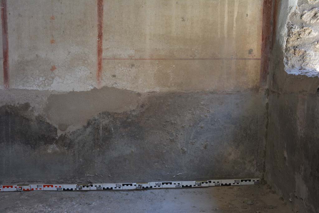 IX.5.6 Pompeii. May 2017. Room k’, zoccolo on east wall at south end, (or room l (L).
Foto Christian Beck, ERC Grant 681269 DÉCOR.