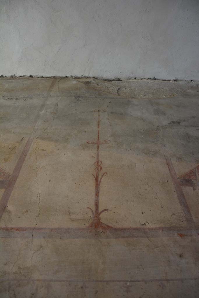 IX.5.6 Pompeii. May 2017.
Room k’, upper centre of west wall, detail of painted metal candelabra.
Foto Christian Beck, ERC Grant 681269 DÉCOR.