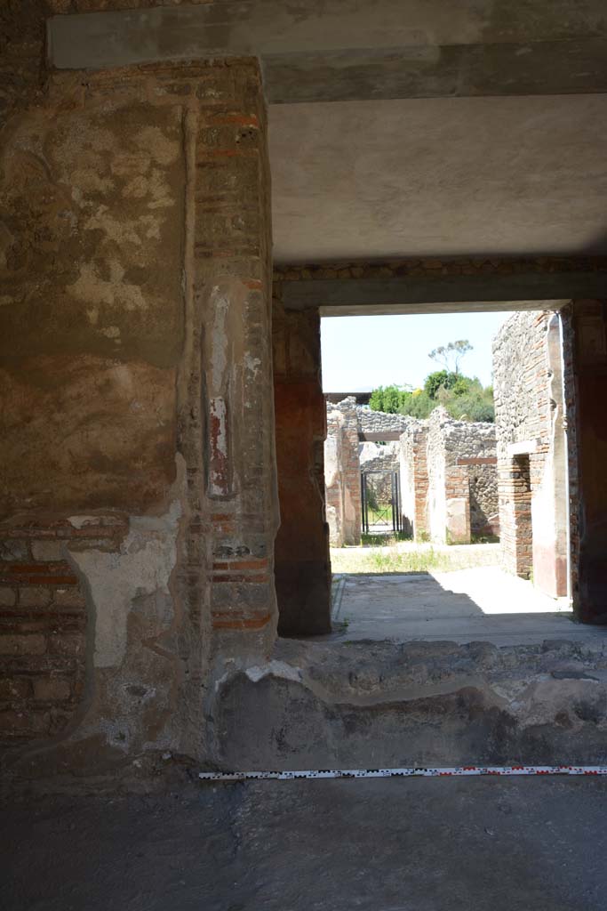 IX.5.6 Pompeii. May 2017.
Room l (L), north side with window into tablinum. On the left would be the area of room m.
Foto Christian Beck, ERC Grant 681269 DÉCOR.