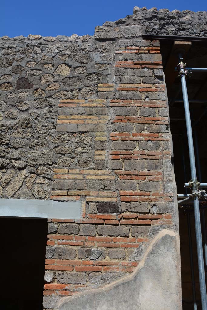 IX.5.6 Pompeii. May 2017. Area c’, upper east wall above room g
Foto Christian Beck, ERC Grant 681269 DÉCOR.
