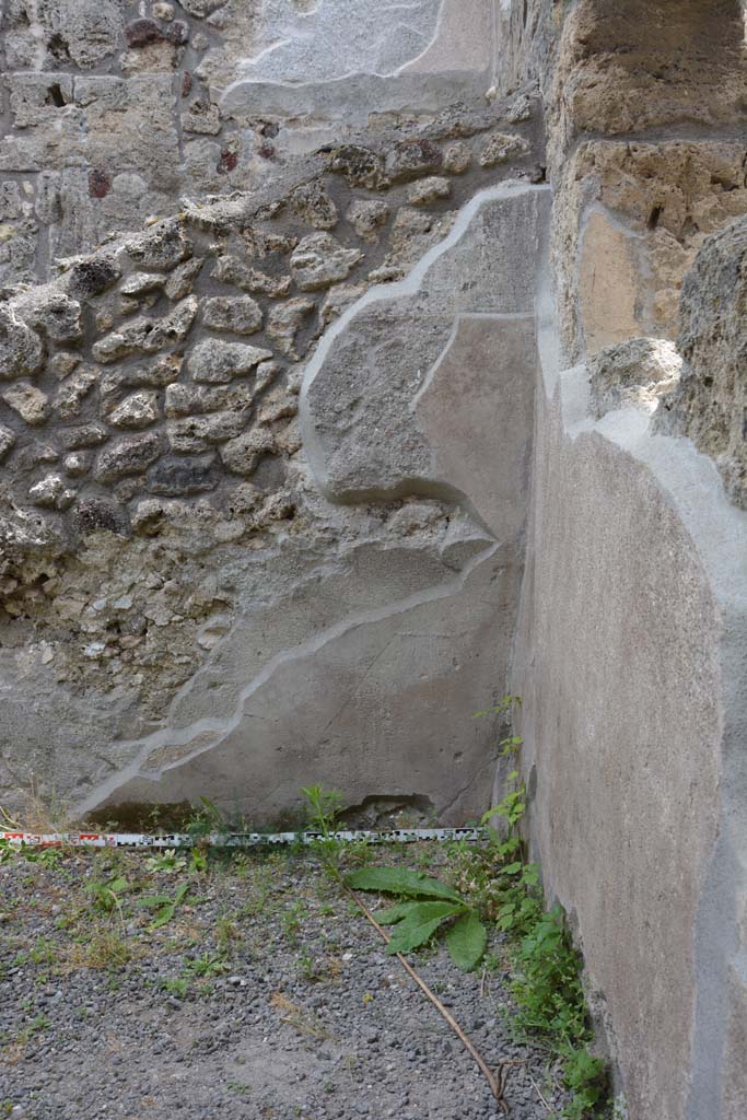 IX.5.8 Pompeii. May 2017. East wall in south-east corner.
Foto Christian Beck, ERC Grant 681269 DÉCOR.