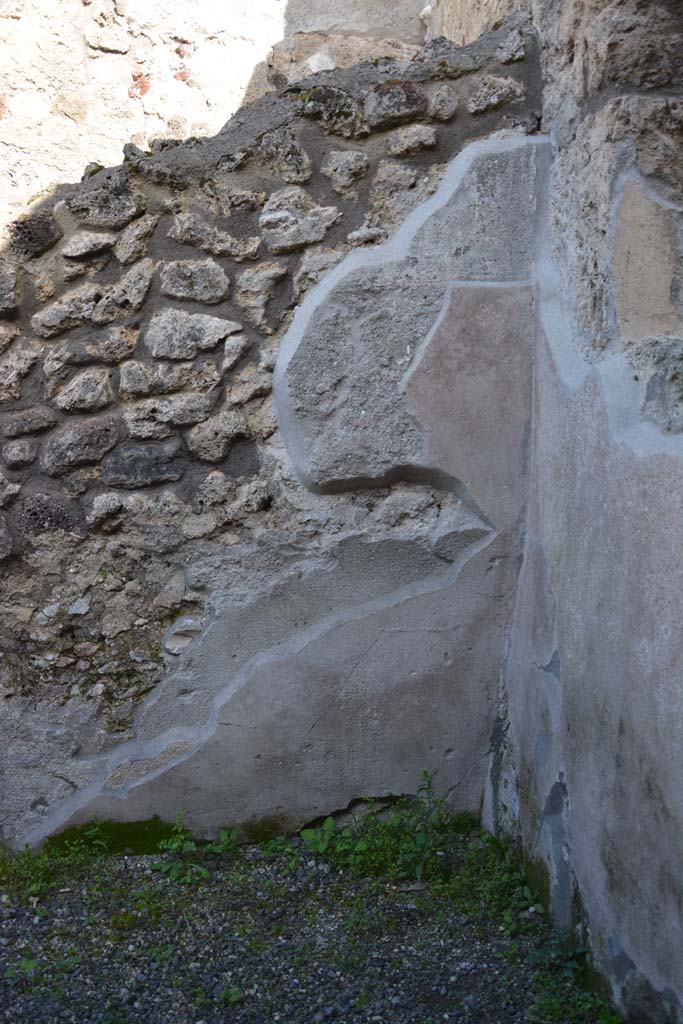 IX.5.8, Pompeii. March 2017. East wall in south-east corner of rear room.
Foto Christian Beck, ERC Grant 681269 DÉCOR.