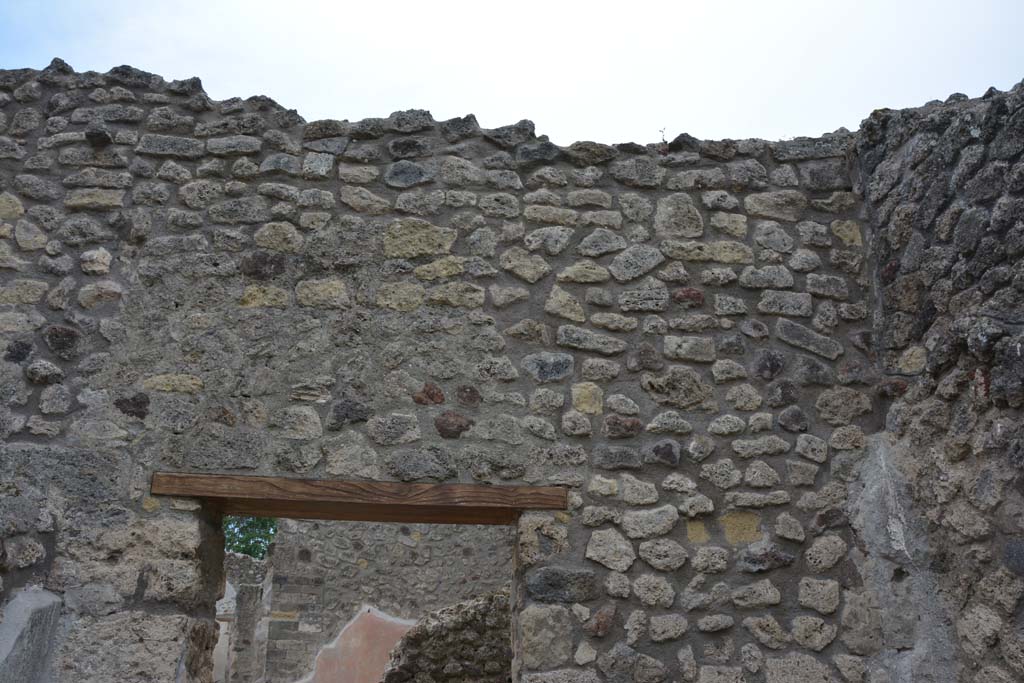 IX.5.8 Pompeii. May 2017. Upper south wall.
Foto Christian Beck, ERC Grant 681269 DÉCOR.