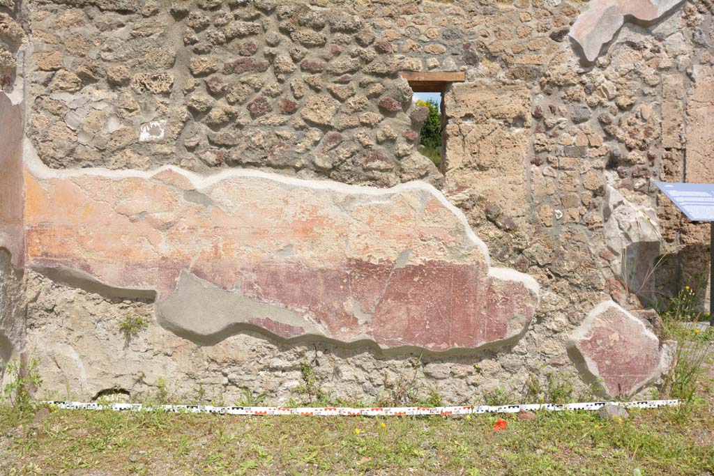 IX.5.9 Pompeii. May 2017. Room “d”, detail of lower north wall.
Foto Christian Beck, ERC Grant 681269 DÉCOR.


