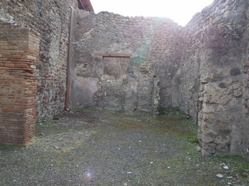 IX.5.10 Pompeii. December 2007. Looking south to large rear room with window into IX.5.9.
