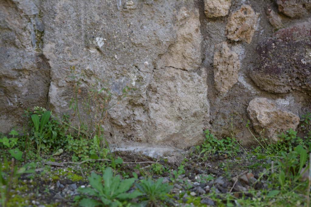IX.5.10 Pompeii. March 2017. Lower west wall towards south-west corner.
Foto Christian Beck, ERC Grant 681269 DÉCOR.