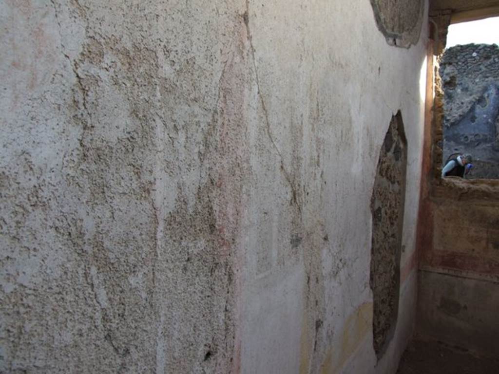 IX.5.11 Pompeii. December 2007. Room 6, east wall. See Schefold, K., 1962. Vergessenes Pompeji. Bern: Francke. (Fig.134 [f]: Ostwand)
