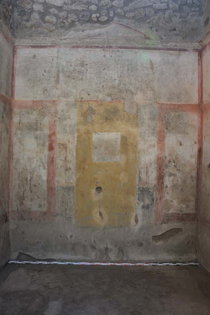 IX.5.11 Pompeii. May 2017. Room f, looking towards west wall.
Foto Christian Beck, ERC Grant 681269 DCOR.
