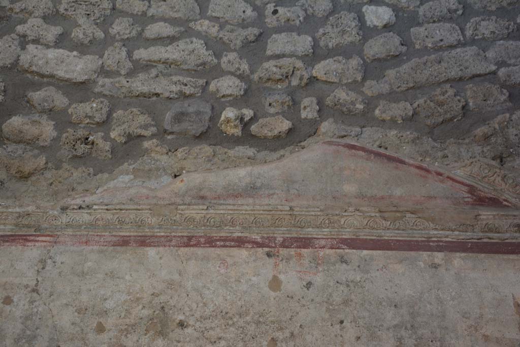 IX.5.11 Pompeii. May 2017. Room f, detail of stucco cornice on upper west wall.
Foto Christian Beck, ERC Grant 681269 DCOR.
