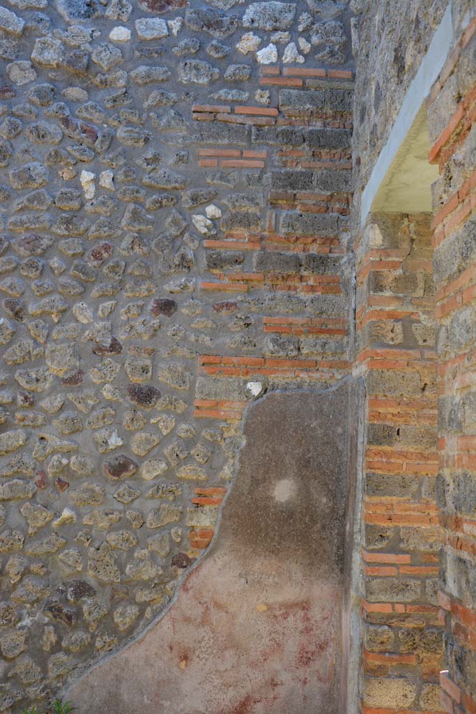 IX.5.11 Pompeii. May 2017. Room c, east wall at south end.  
Foto Christian Beck, ERC Grant 681269 DCOR


