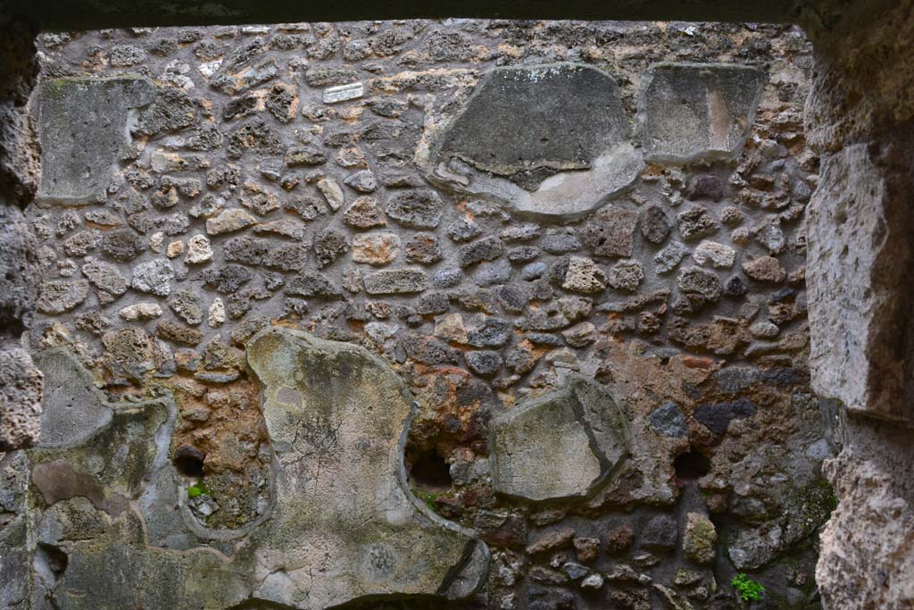 IX.5.11 Pompeii. March 2017. Room o, looking towards south wall through small doorway from room u. 
Foto Christian Beck, ERC Grant 681269 DCOR.
