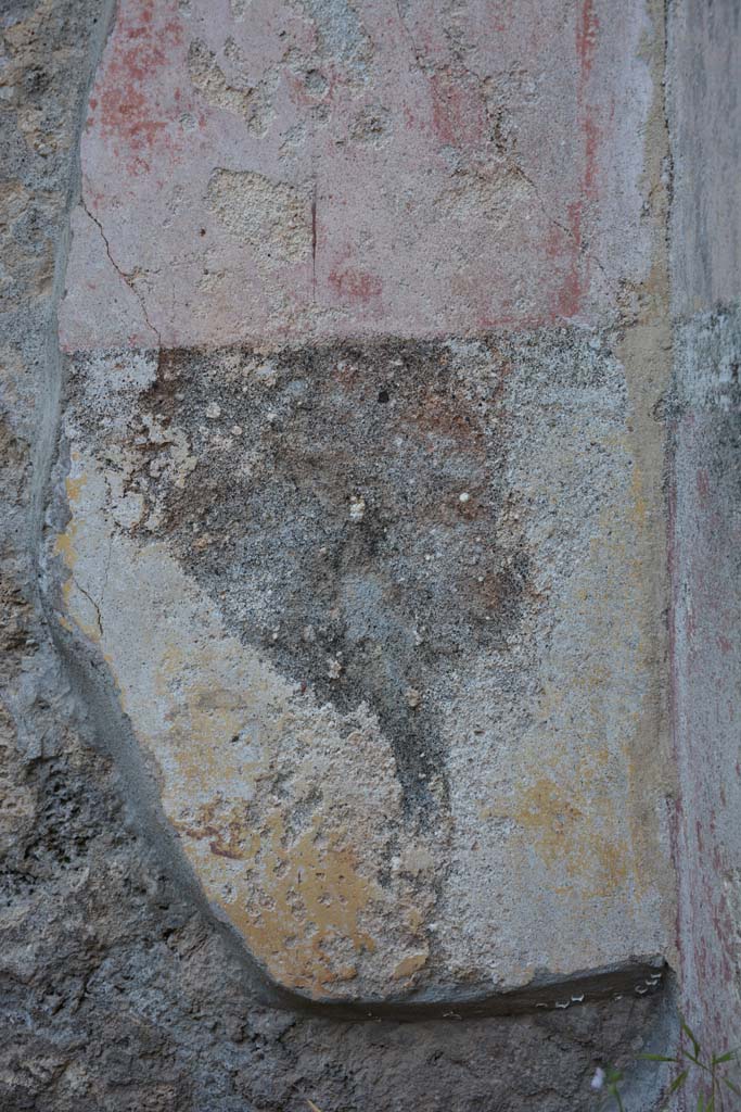 IX.5.11 Pompeii. May 2017. Room b, detail of remaining painted decoration.
Foto Christian Beck, ERC Grant 681269 DÉCOR.