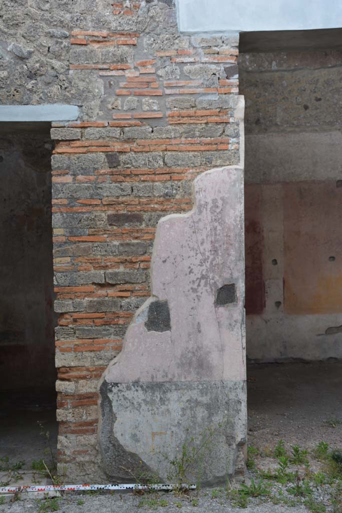 IX.5.11 Pompeii. May 2017.
Room b, looking towards wall between room g, on left, and east ala h, on right.
Foto Christian Beck, ERC Grant 681269 DÉCOR.