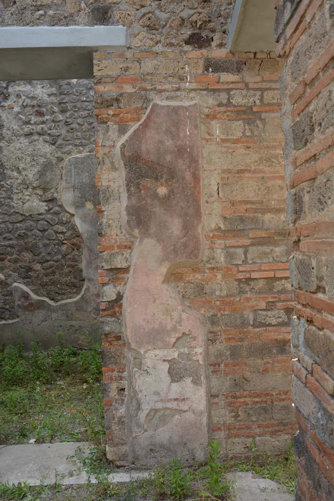 IX.5.11 Pompeii. May 2017.
Looking west to wall in atrium b, on north side of room d, in north-west corner of atrium.
Foto Christian Beck, ERC Grant 681269 DÉCOR.