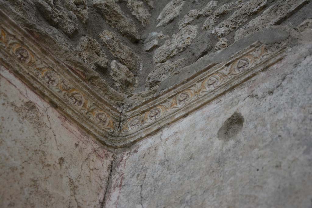 IX.5.11 Pompeii. March 2017. Room g, looking towards stucco frieze on upper north-east corner.
Foto Christian Beck, ERC Grant 681269 DCOR.
