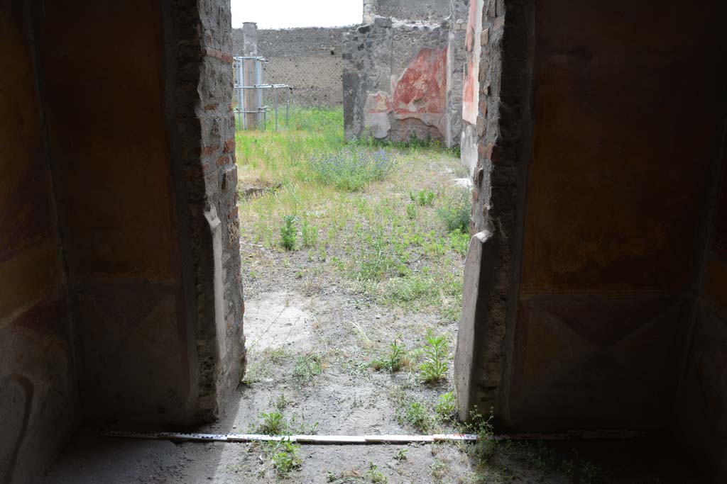 IX.5.14 Pompeii. May 2017. Room c, looking towards doorway in west wall towards atrium b. 
Foto Christian Beck, ERC Grant 681269 DCOR.
