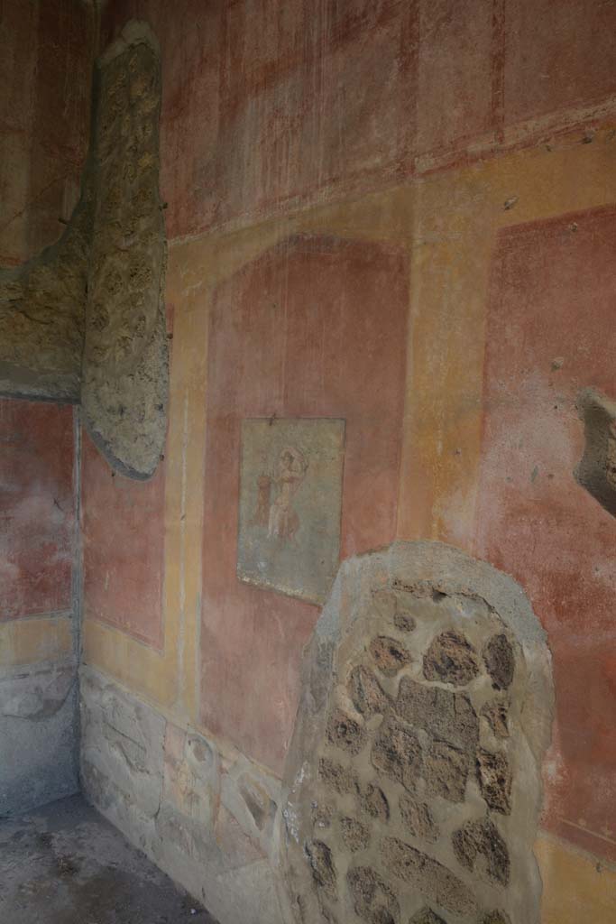 IX.5.14 Pompeii. March 2017.  Room “g”, looking along south wall from doorway.
Foto Christian Beck, ERC Grant 681269 DÉCOR.

