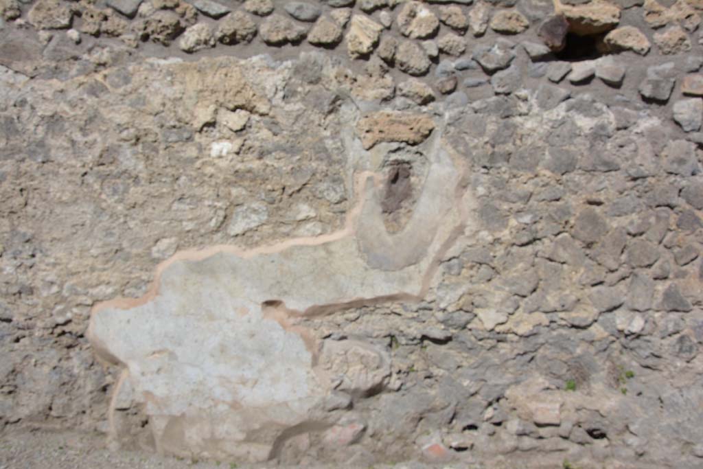 IX.5.16 Pompeii. March 2017. Front façade wall, continuing towards the west from entrance doorway.
Foto Christian Beck, ERC Grant 681269 DÉCOR.
