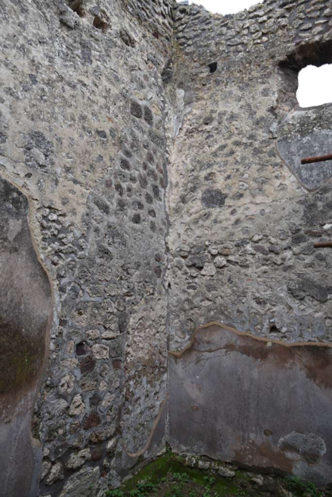 IX.5.18 Pompeii. March 2018.  Room “u”, south-west corner.
Foto Annette Haug, ERC Grant 681269 DÉCOR.
